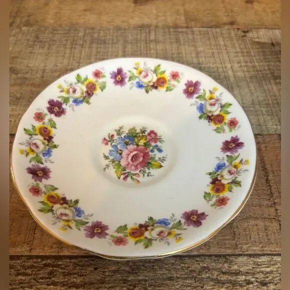 Royal Stafford Bone China Made in England Teacup and Saucer Floral Gold Trim - Picture 4 of 10